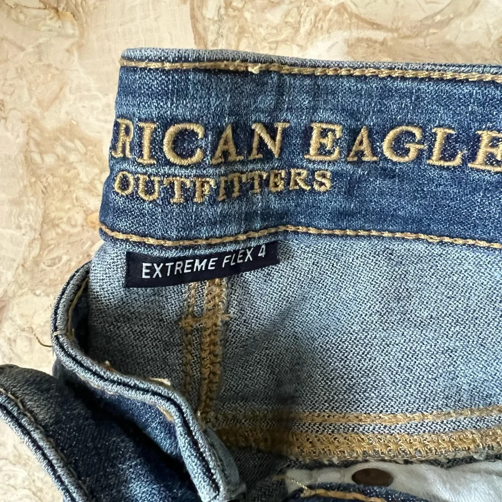 American Eagle distressed blue Jean Original Straight Extreme Flex EUC 32 x 36 - Picture 10 of 13